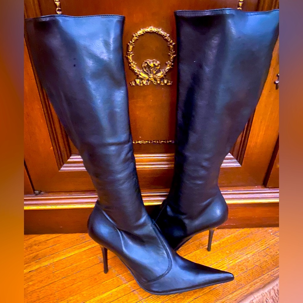 Vera Gomma
High Heel, Knee Boots